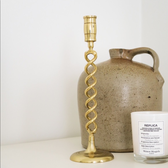 One Spiral Twisted Golden Candle Holder - Picture 3 of 5
